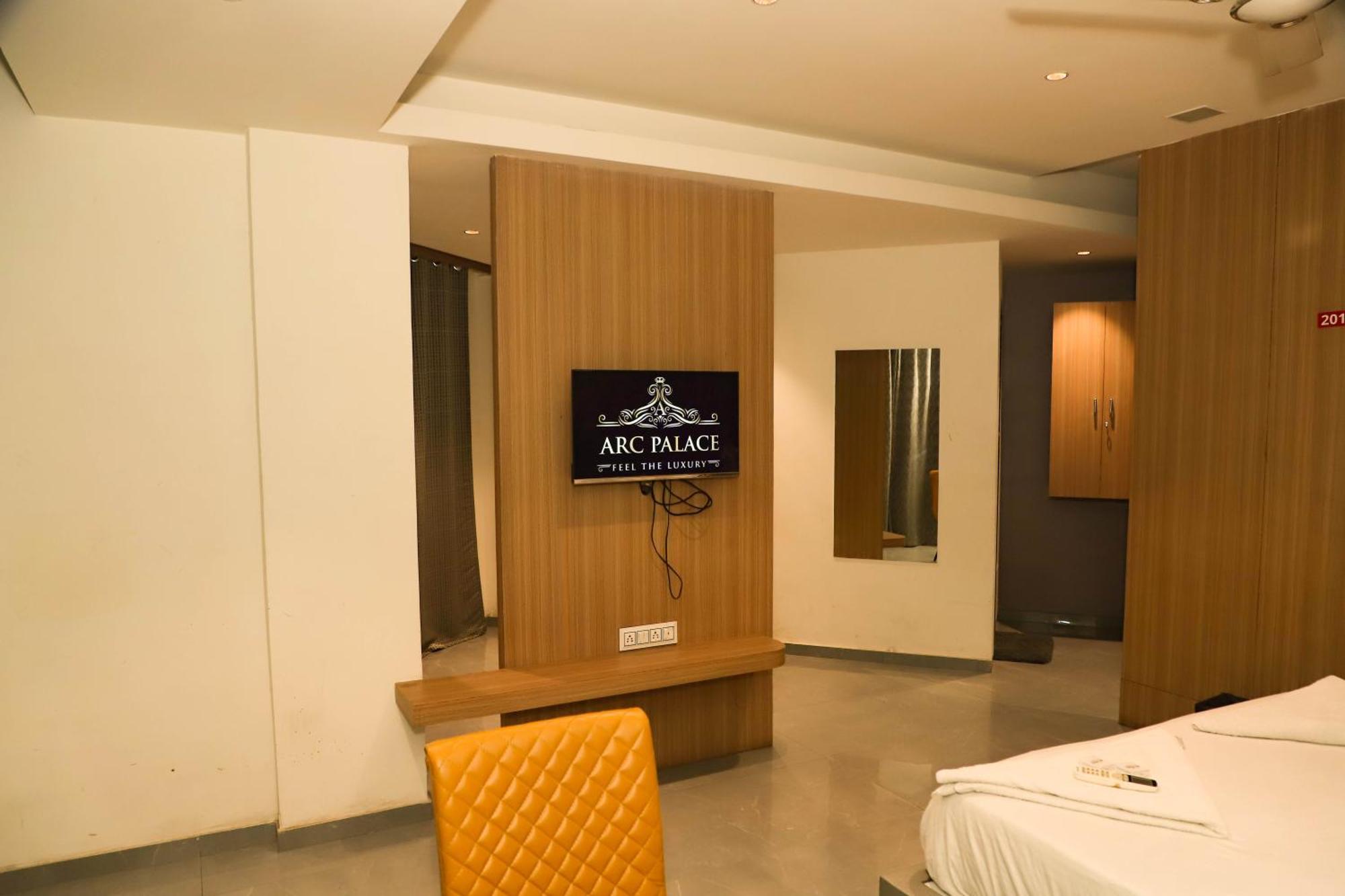 Hotel Arc Palace Bhiwandi Екстер'єр фото