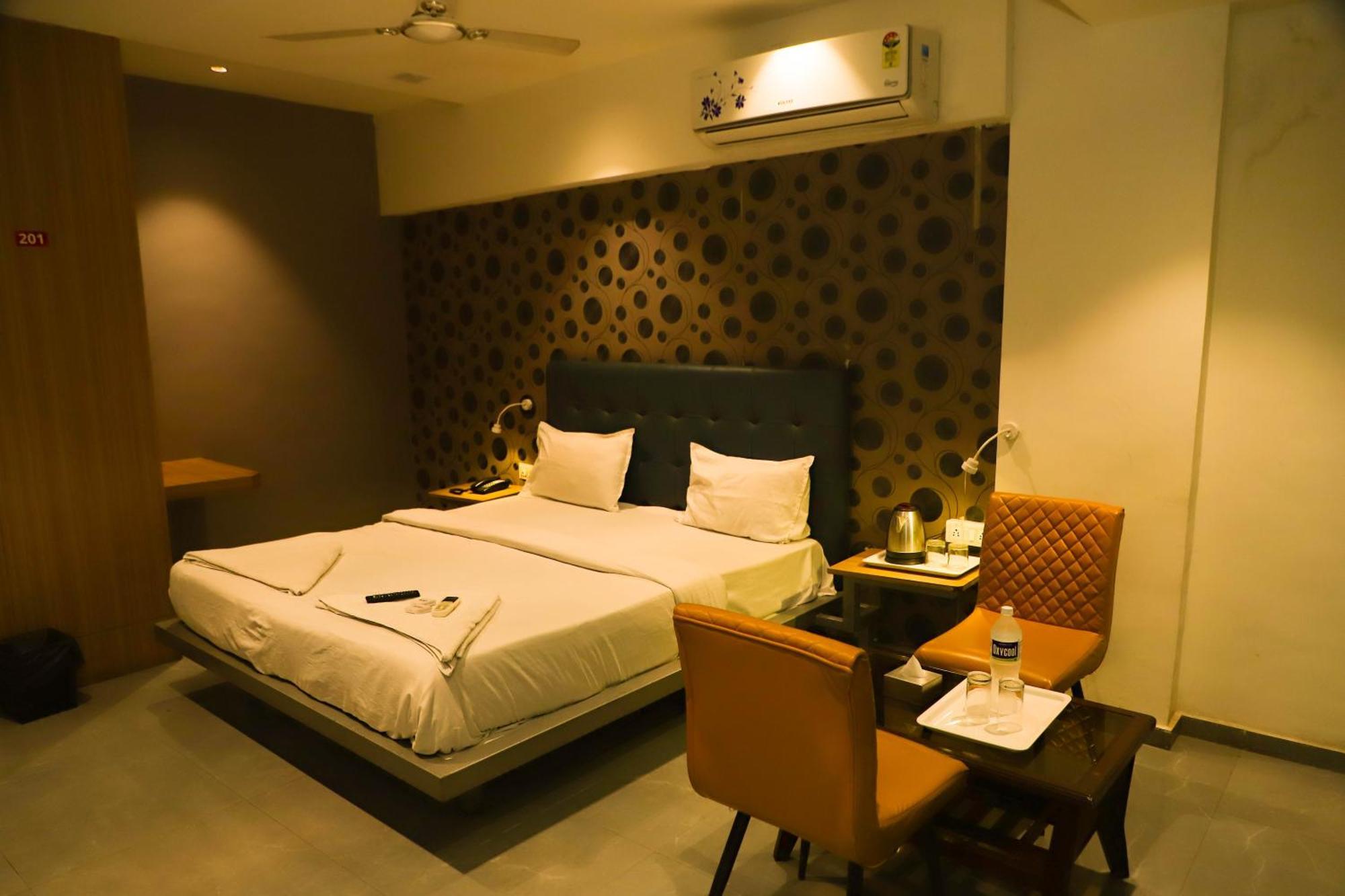Hotel Arc Palace Bhiwandi Екстер'єр фото