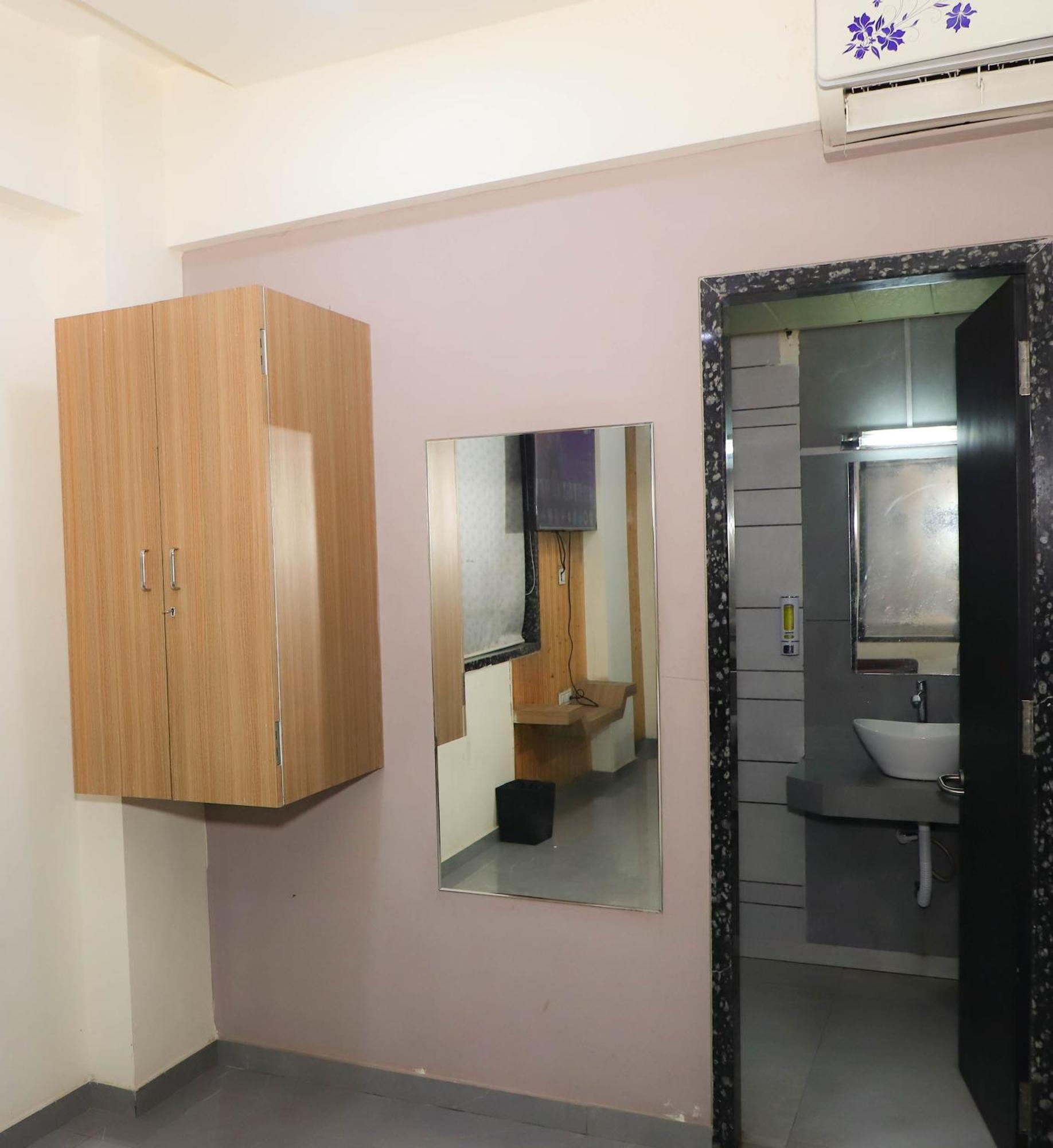 Hotel Arc Palace Bhiwandi Екстер'єр фото