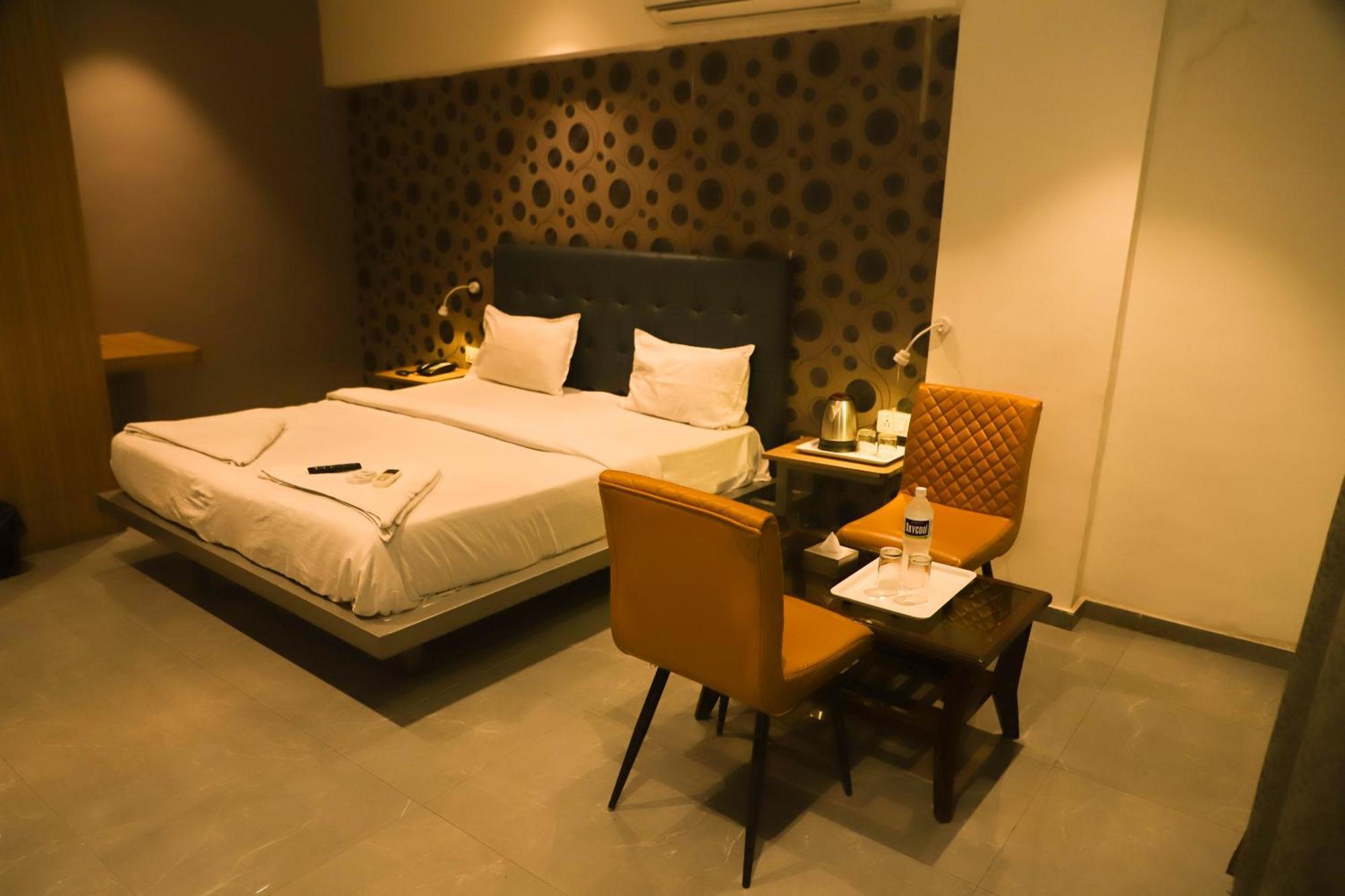 Hotel Arc Palace Bhiwandi Екстер'єр фото