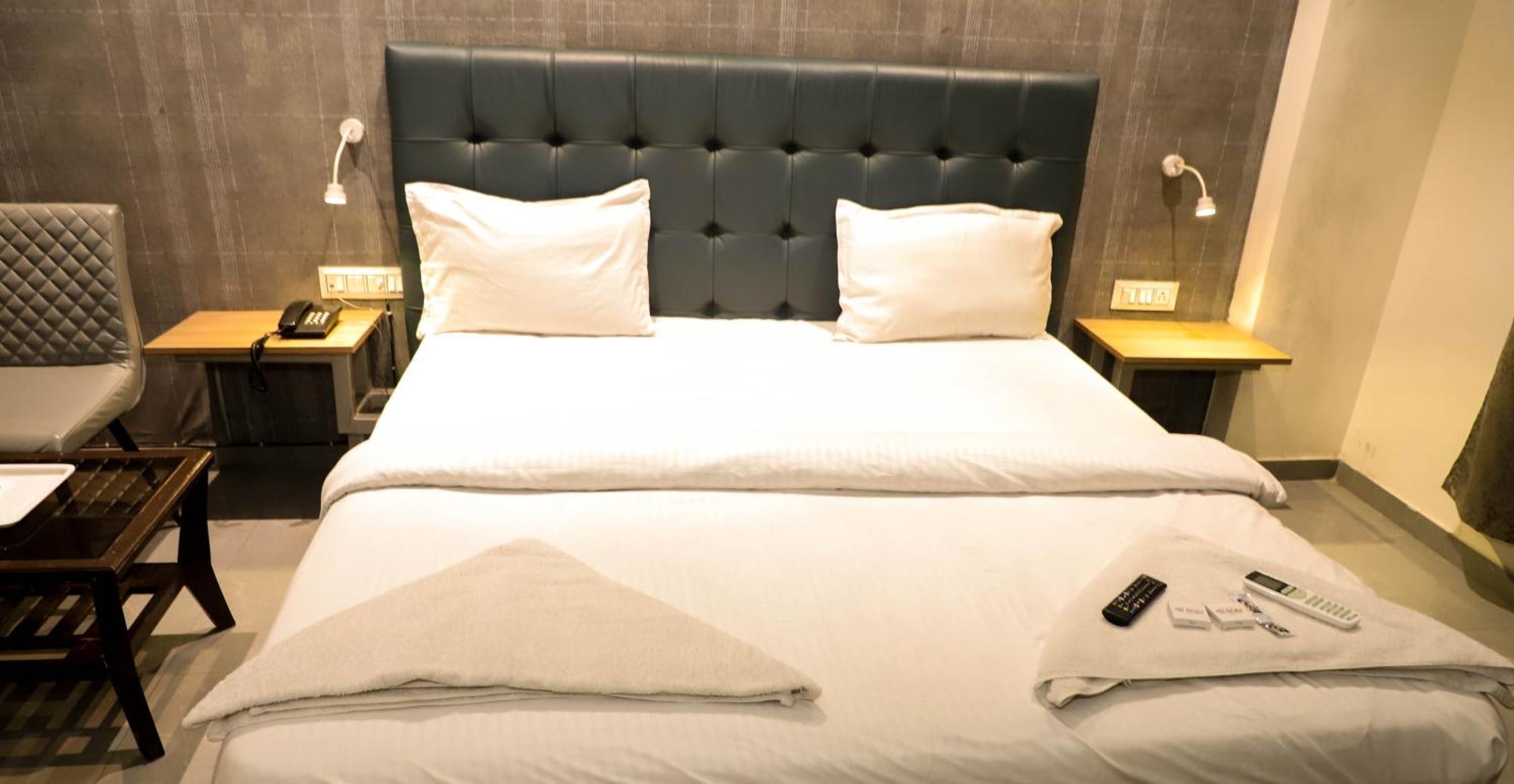 Hotel Arc Palace Bhiwandi Екстер'єр фото