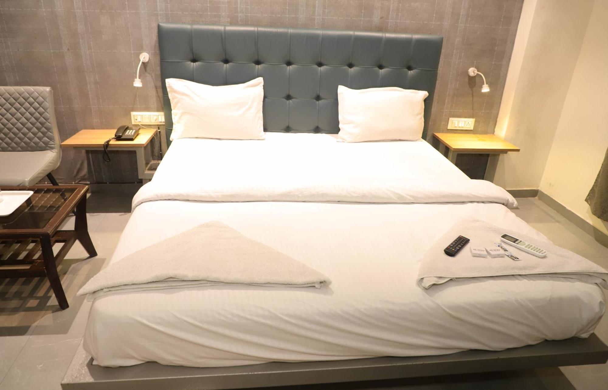 Hotel Arc Palace Bhiwandi Екстер'єр фото