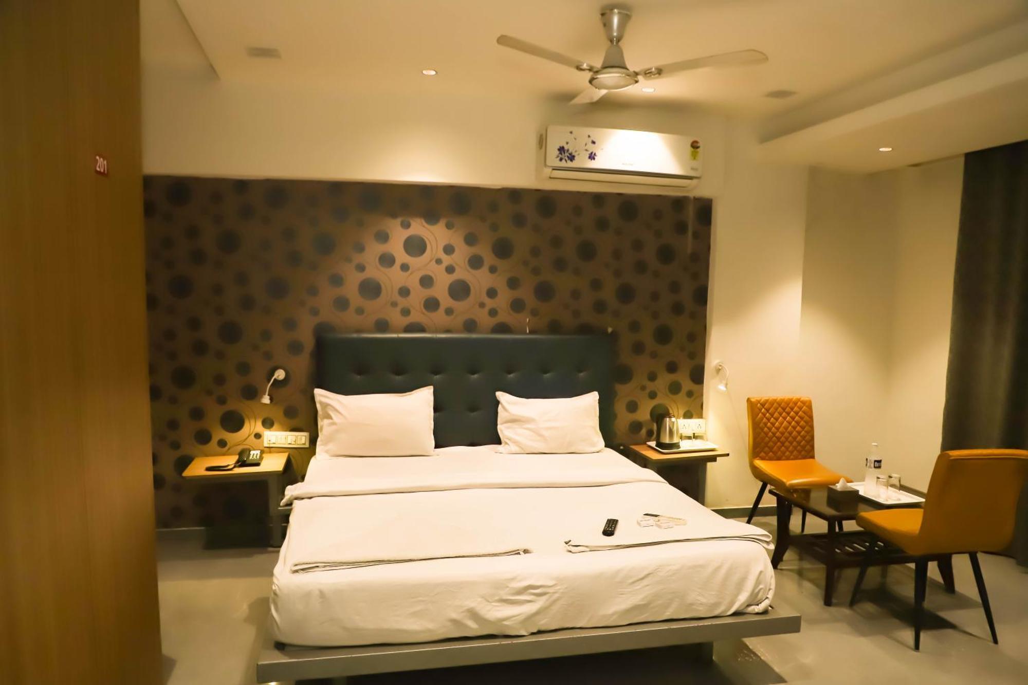 Hotel Arc Palace Bhiwandi Екстер'єр фото