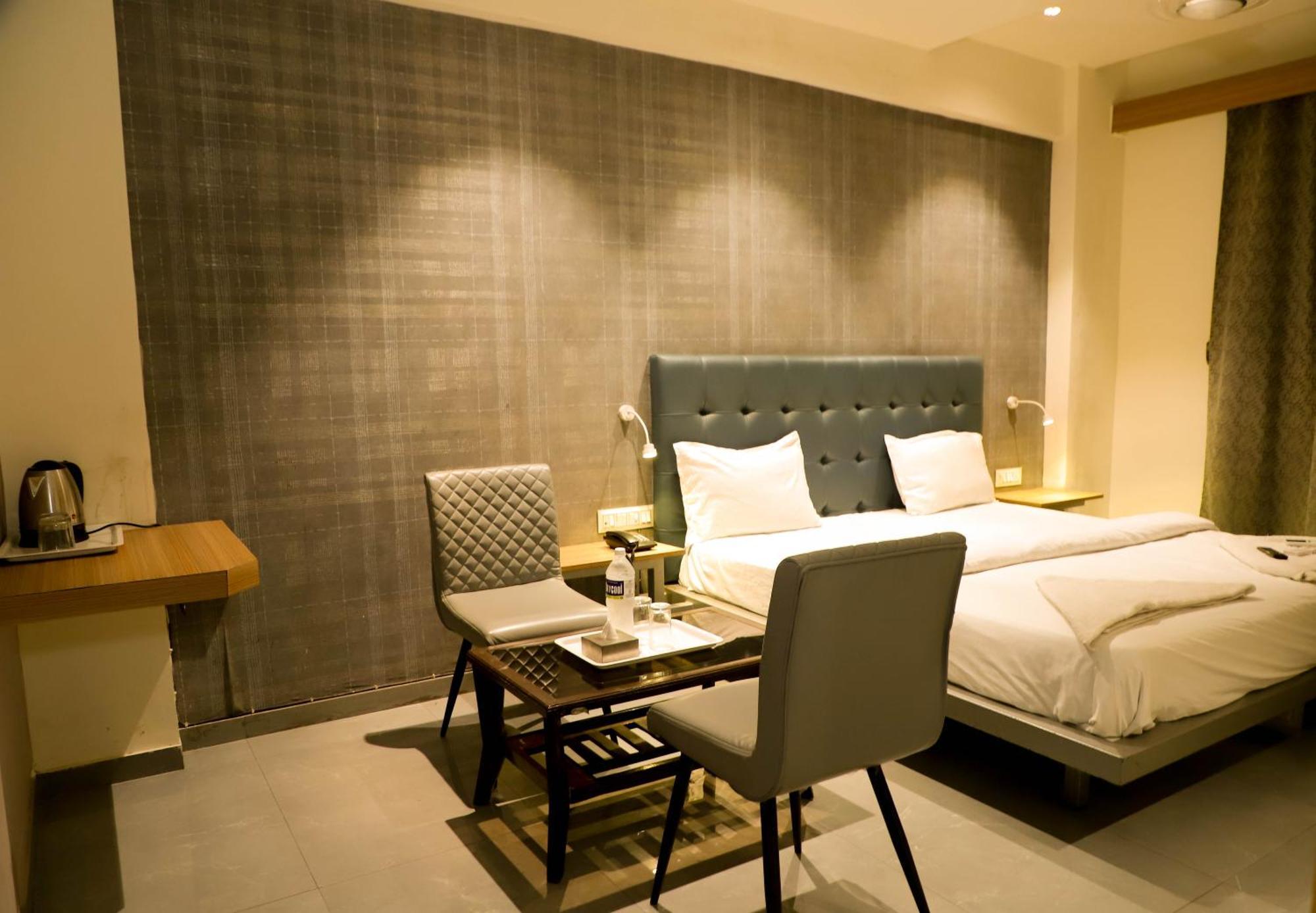 Hotel Arc Palace Bhiwandi Екстер'єр фото