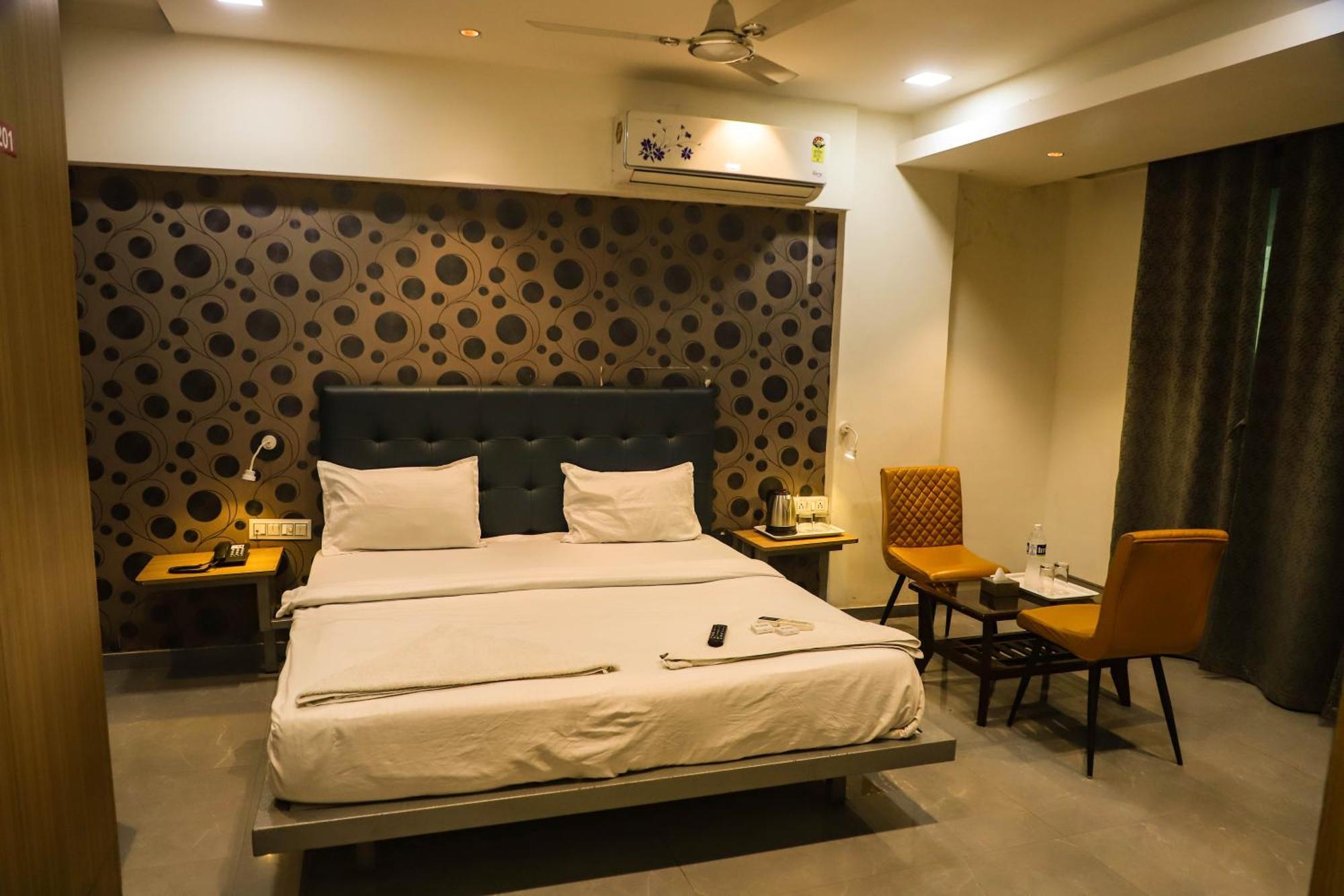 Hotel Arc Palace Bhiwandi Екстер'єр фото