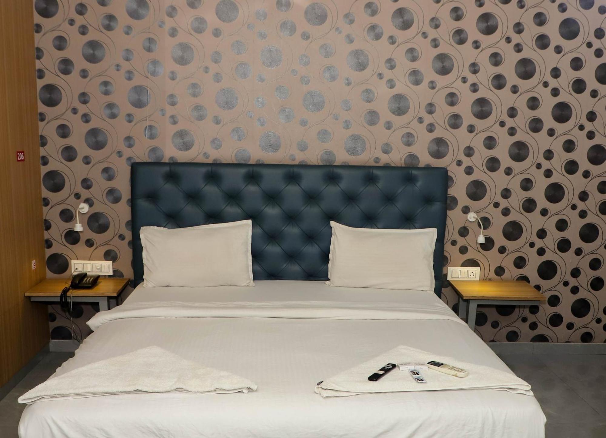 Hotel Arc Palace Bhiwandi Екстер'єр фото